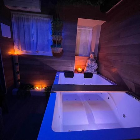 Le Balneo Jacuzzi Vieil Antibes Safranier Exterior foto